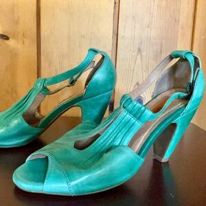 Miz Mooz Teal Green Retro Leather “Selima” heels Sandals sz 8